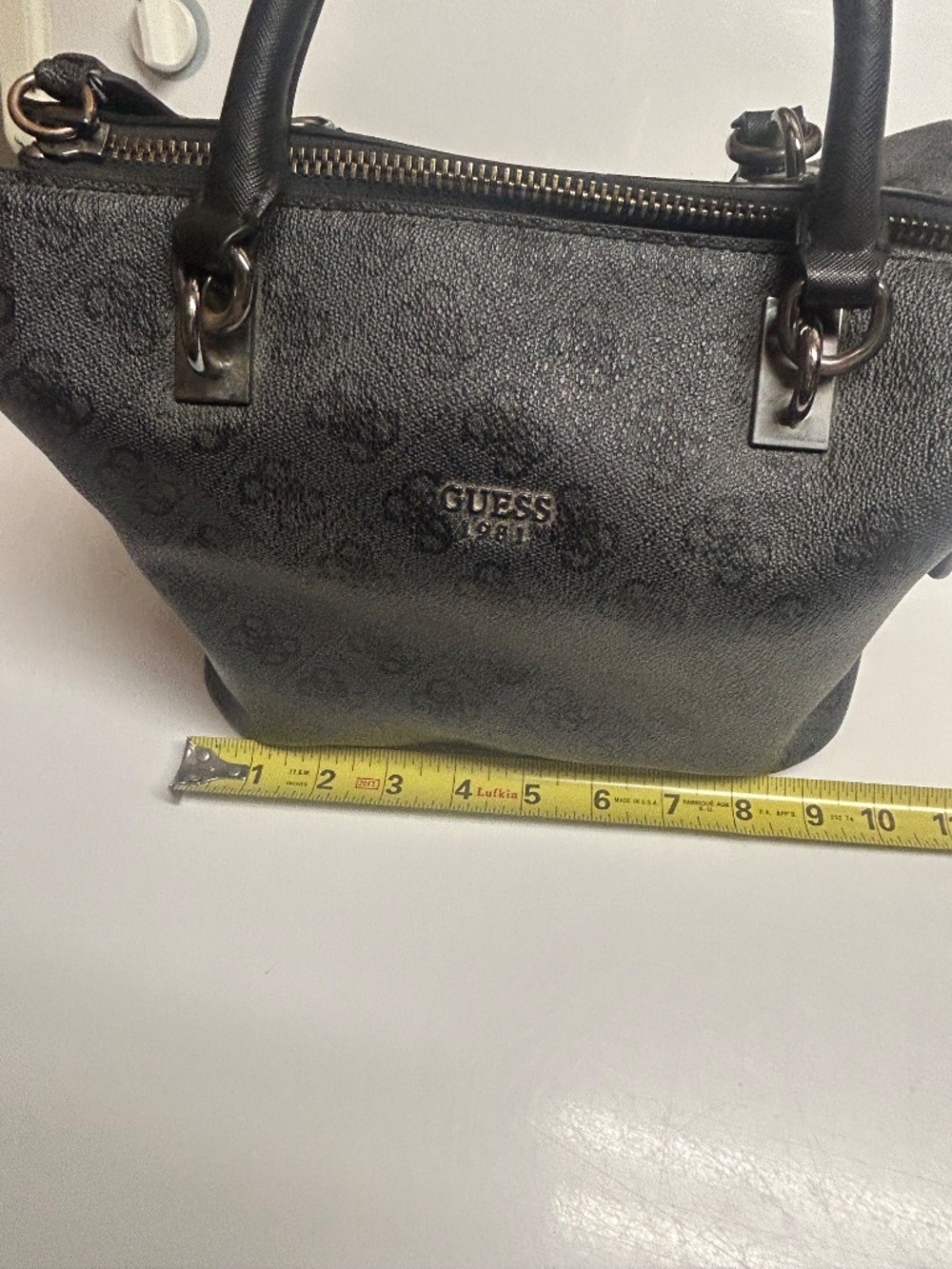 Guess purse - Picture 9 of 10
